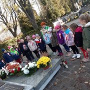 W hołdzie poległym bohaterom