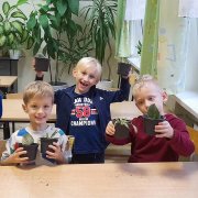 Co piszczy pod liśćmi?