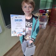 Zuzia Kuc i Maja Pikus z klasy 3b – zwyciężczyniami konkursu „Zawody rzemieślnicze”