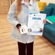 Zuzia Kuc i Maja Pikus z klasy 3b – zwyciężczyniami konkursu „Zawody rzemieślnicze”