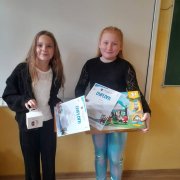 Zuzia Kuc i Maja Pikus z klasy 3b – zwyciężczyniami konkursu „Zawody rzemieślnicze”